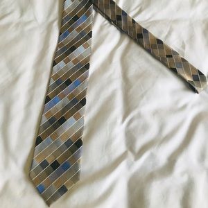 Kenneth Cole Men’s tie
